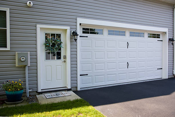 24/7 Emergency Garage Door Panel Replacement experts in Notre Dame, IN